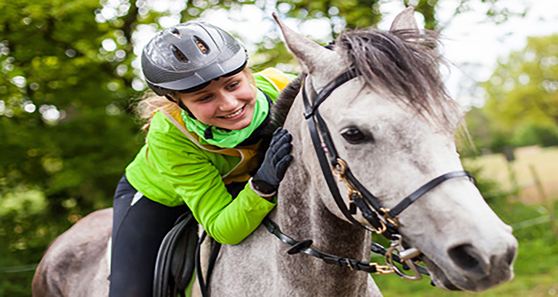 FAMILY LIFE AND HORSERIDING IN IRELAND - COLLEGIENS